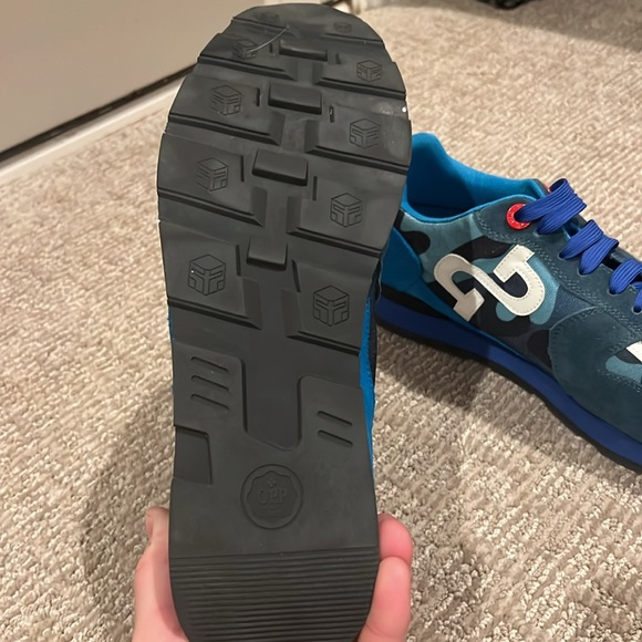 Oops France - Picture 4 of 5